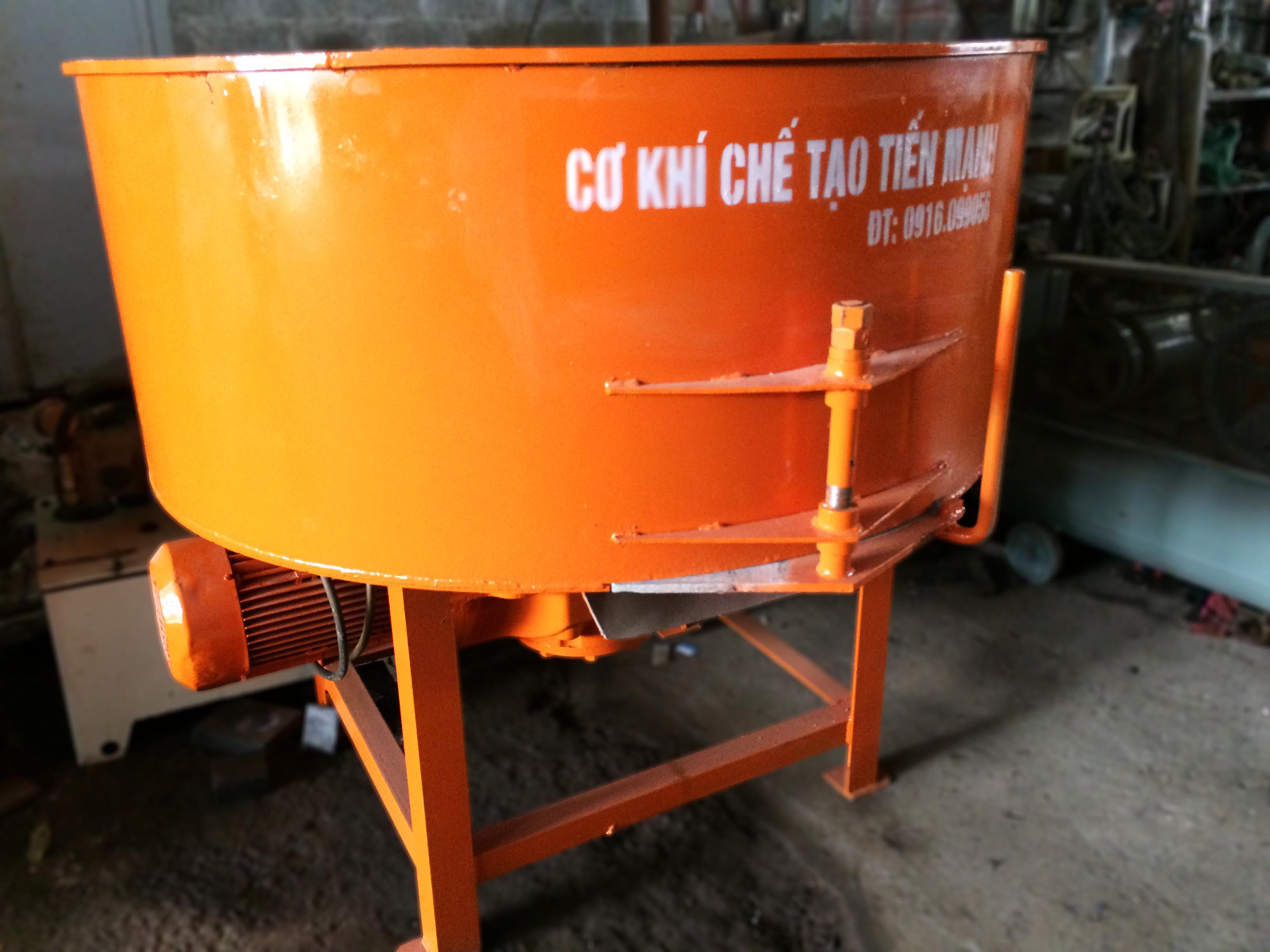 Máy trộn xi măng TM-200