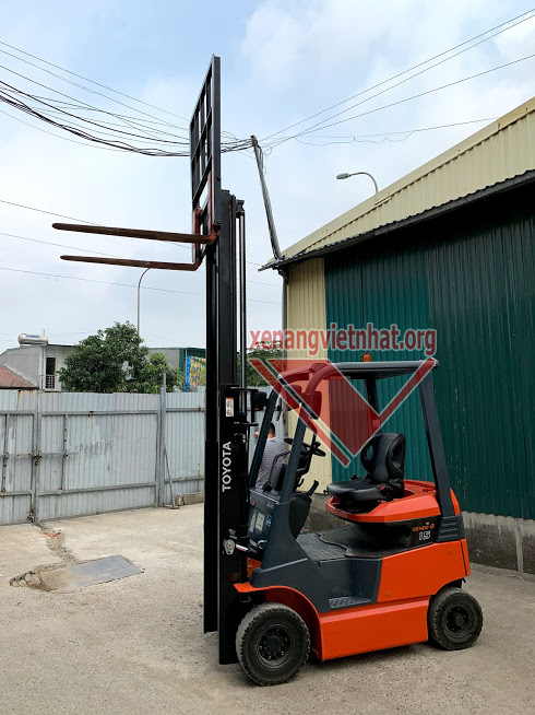 Xe nâng điện TOYOTA điện cũ 3 mét 4 mét 5 mét bao giá toàn quốc